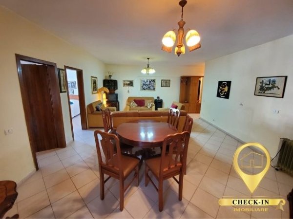 Tirane, jepet me qera apartament 2+1+A+BLK Kati 9, 85 m² 490 Euro (Komuna e Parisit)