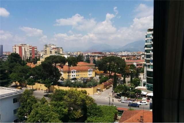 Tirane, jepet me qera apartament 3+1+BLK Kati 7, 130 m² 900 Euro (rruga elbasanit)