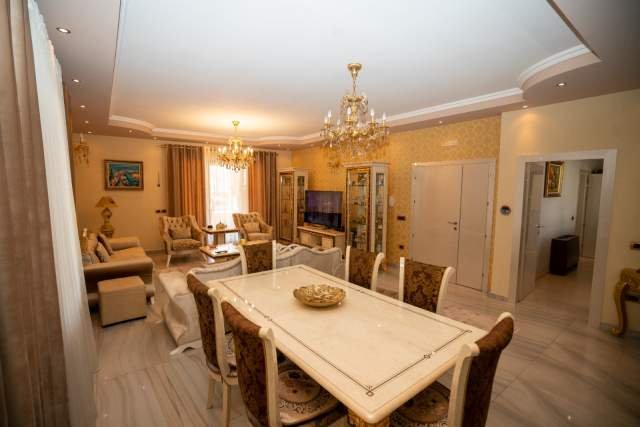 Tirane, shitet Penthouse 4+1+BLK Kati 5, 973 m² 700.000 Euro (Fresku, Rruga Muhamet Deliu)