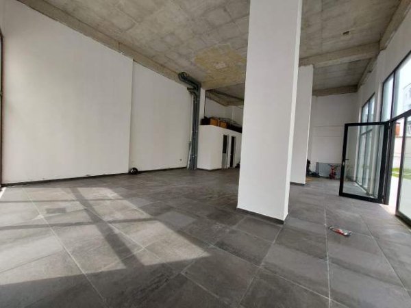 Tirane, jepet me qera Kati 0, 100 m² 1.000 Euro (komuna parisit)