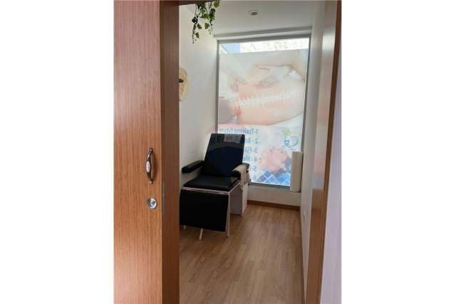 Tirane, jepet me qera ambjent biznesi Kati 1, 83 m² 550 Euro (Bulev. Bajram Curri)