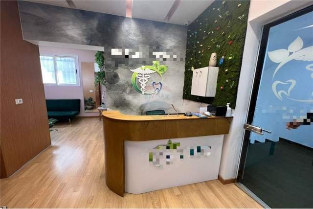 Tirane, jepet me qera ambjent biznesi Kati 1, 83 m² 550 Euro (Bulev. Bajram Curri)