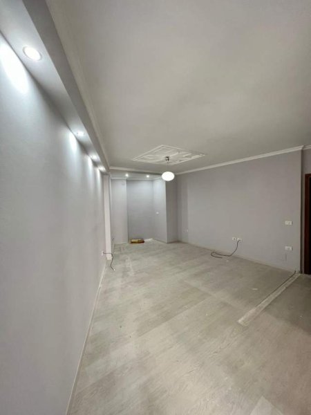 Tirane, shitet apartament 1+1+BLK Kati 3, 73 m² 69.700 Euro (Yzberisht)