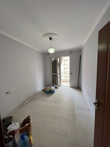 Tirane, shitet apartament 1+1+BLK Kati 3, 73 m² 69.700 Euro (Yzberisht)