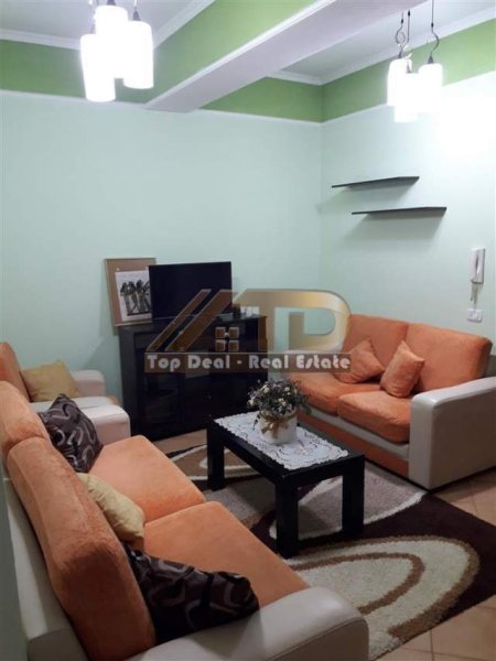 Tirane, jepet me qera apartament 2+1+BLK Kati 10, 85 m² 420 Euro (Rruga e Kavajes)