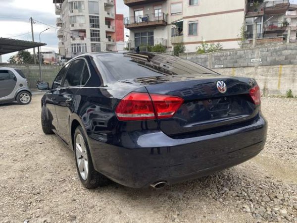 Tirane, shitet makine Volkswagen Passat Viti 2012, 9.000 Euro