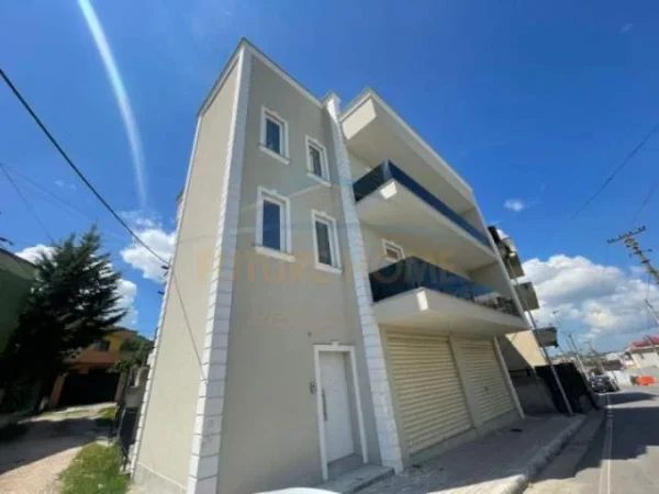Tirane, jepet me qera apartament 3 Katshe 180 m² 1.500 Euro (Selite)