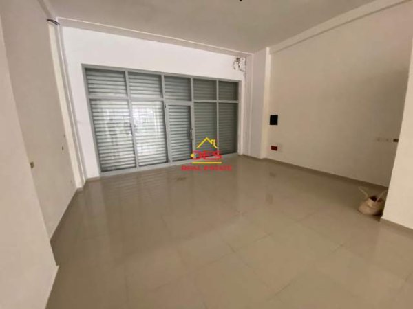 Vlore, shitet ambjent biznesi Kati 0, 104 m² 135.000 Euro (Rruga Cajupi,Vlore)