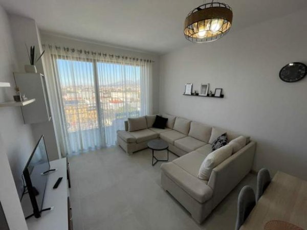 Tirane, jepet me qera apartament 1+1+BLK Kati 8, 60 m² 400 Euro