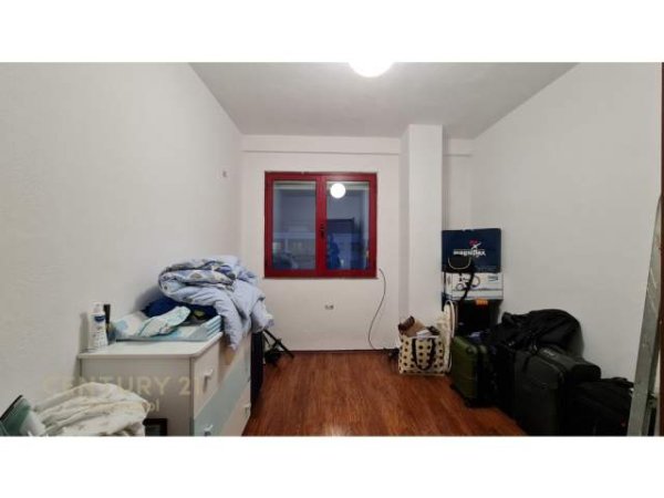 Tirane, shitet apartament 2+1 Kati 8, 138 m² 85.000 Euro (Yzberisht)