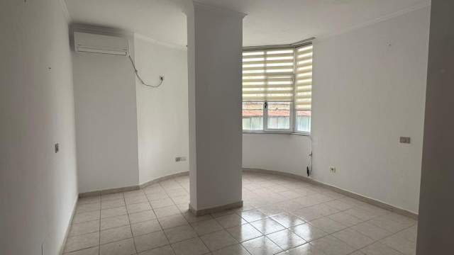 Tirane, jepet me qera Kati 4, 72 m² 450 Euro