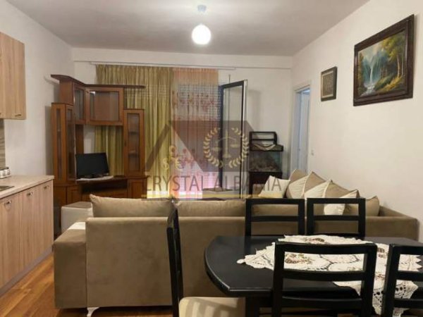 Tirane, jepet me qera apartament 1+1 Kati 4, 72 m² 360 Euro