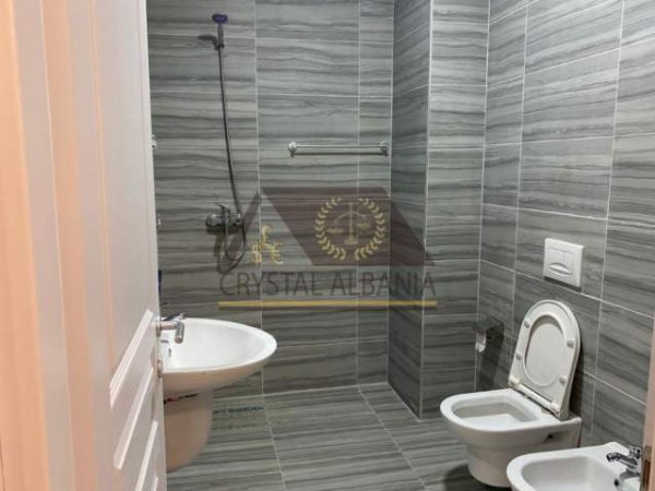Tirane, jepet me qera apartament 1+1 Kati 4, 72 m² 360 Euro