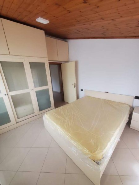 Tirane, jap me qera apartament 2+1+BLK Kati 3, 75 m² 30.000 Leke (Llambi Bonata, Kombinat)