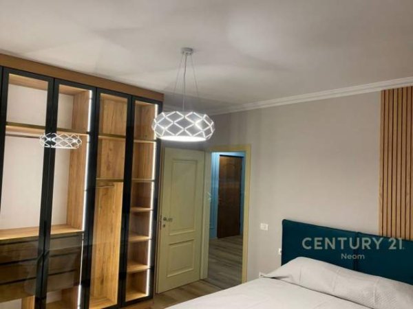 Tirane, jepet me qera apartament 2+1+BLK Kati 4, 133 m² 1.000 Euro (Liqeni i Thate)