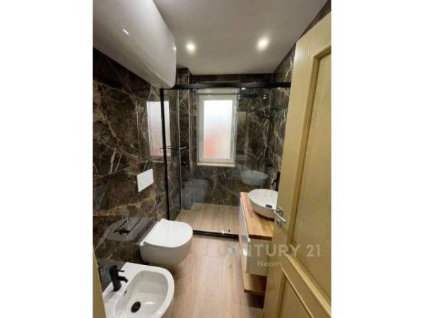 Tirane, jepet me qera apartament 2+1+BLK Kati 4, 133 m² 1.000 Euro (Liqeni i Thate)