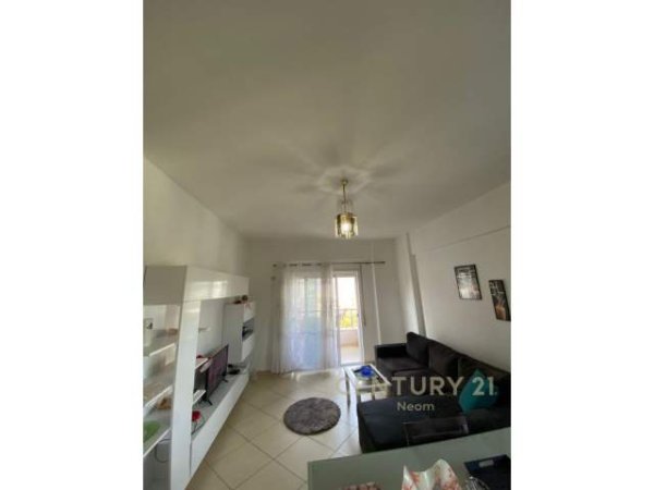 Tirane, jepet me qera apartament 1+1+BLK Kati 3, 65 m² 370 Euro (Liqeni i Thate)
