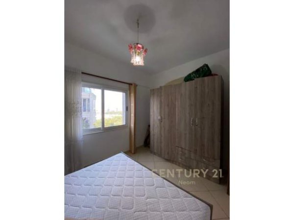 Tirane, jepet me qera apartament 1+1+BLK Kati 3, 65 m² 370 Euro (Liqeni i Thate)