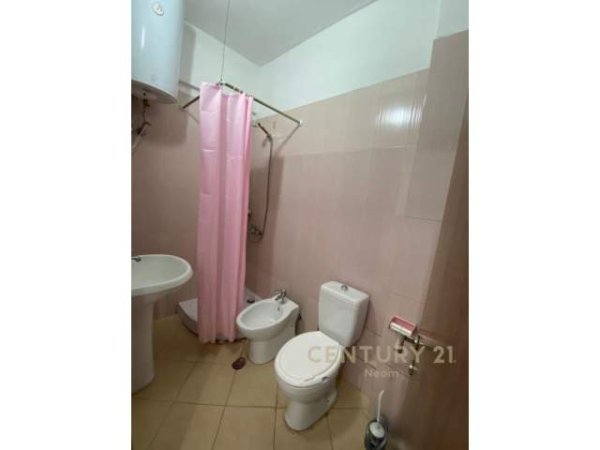 Tirane, jepet me qera apartament 1+1+BLK Kati 3, 65 m² 370 Euro (Liqeni i Thate)