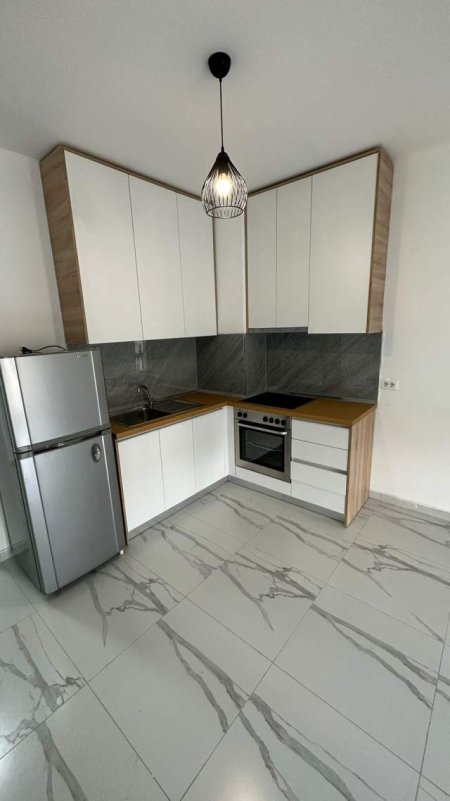Tirane, jepet me qera apartament 1+1+BLK Kati 9, 57 m² 350 Euro (Kongresi i manastirit)