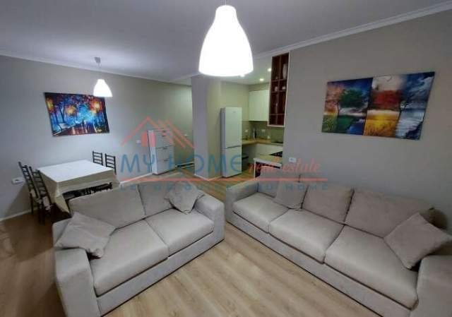 Tirane, jepet me qera apartament 1+1+BLK Kati 6, 65 m² 450 Euro (21 dhjetori)