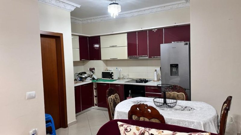 Tirane, jepet me qera apartament 2+1+Ballkon Kati 5, 110 m² 510 € (Astir/Rruga Mikel Maruli)