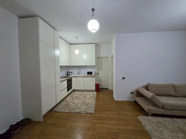 Tirane, jepet me qera apartament 1+1+Ballkon Kati 3, 70 m² 694.533.843 € (Rruga hamdi sina)