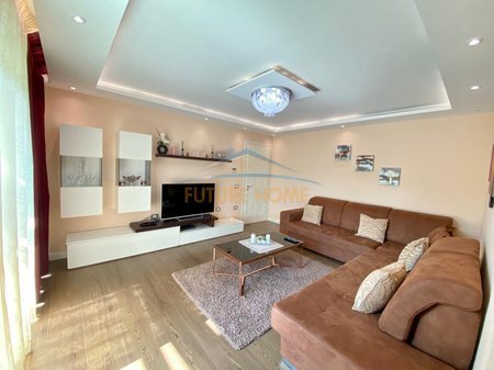Tirane, jepet me qera apartament 3+1 Kati 3, 117 m² 1.200 € 