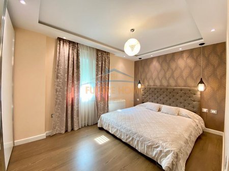 Tirane, jepet me qera apartament 3+1 Kati 3, 117 m² 1.200 € 