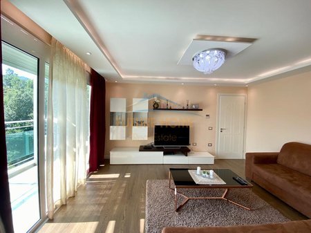 Tirane, jepet me qera apartament 3+1 Kati 3, 117 m² 1.200 € 