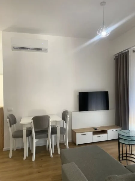 Tirane, jepet me qera apartament 2+1 Kati 7, 550 € 