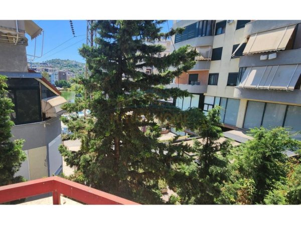 Tirane, jepet me qera apartament 2+1 Kati 4, 100 m² 850 € ,BLL54459