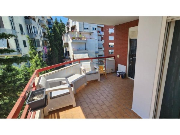 Tirane, jepet me qera apartament 2+1 Kati 4, 100 m² 850 € ,BLL54459