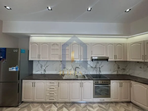 Tirane, shes apartament 2+1+Ballkon Kati 7, 120 m² 360.000 € 