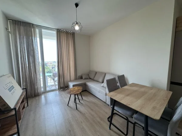 Tirane, jepet me qera apartament 1+1 Kati 8, 65 m² 550 € (selvia)