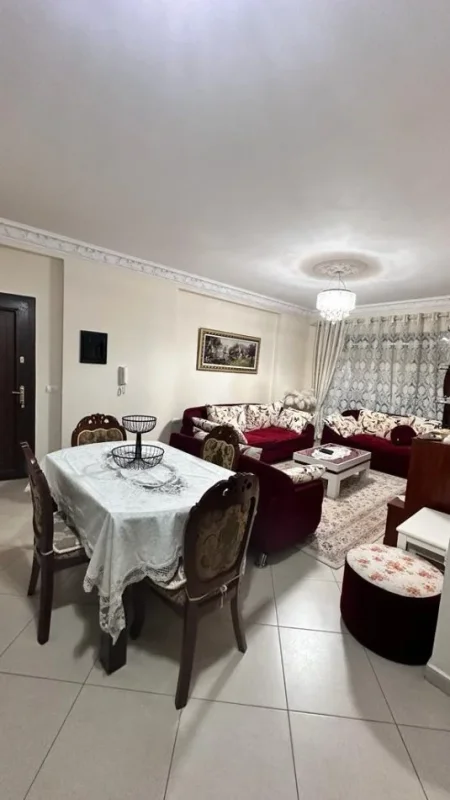 Tirane, jepet me qera apartament 2+1+Aneks+Ballkon Kati 5, 110 m² 500 € (astir)