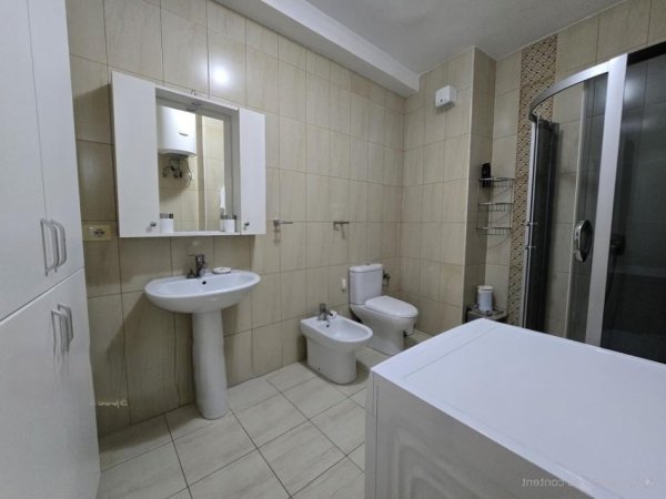 Tirane, shes apartament 2+1 Kati 3, 81 m² 155.000 € (brryli)