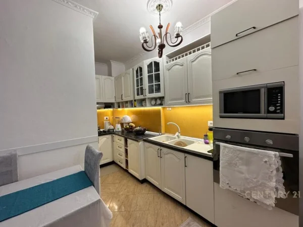 Tirane, shitet apartament 1+1 Kati 9, 58 m² 105.000 € (Bar Oslo)