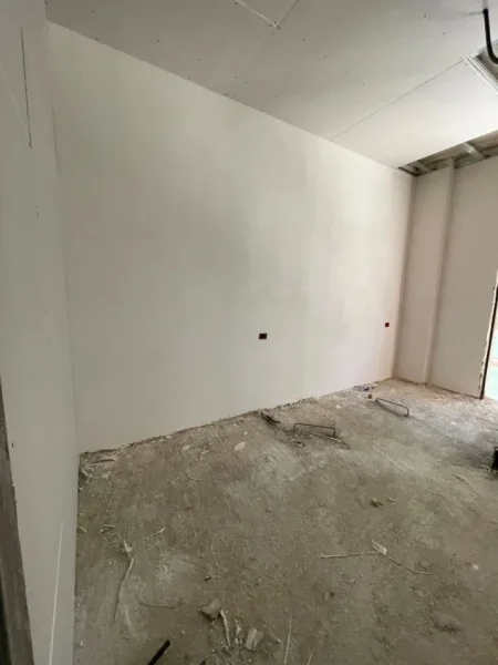 Tirane, shitet apartament 1+1+Aneks+Ballkon Kati 1, 60 m² 163.000 € (Komuna Parisit)