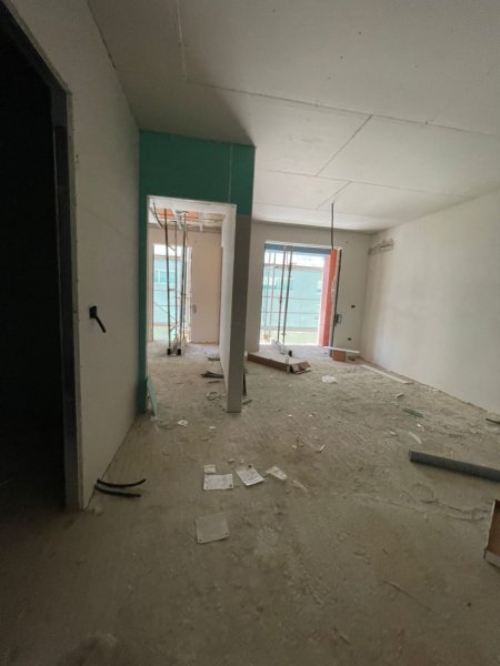 Tirane, shitet apartament 1+1+Aneks+Ballkon Kati 1, 60 m² 163.000 € (Komuna Parisit)