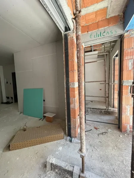 Tirane, shitet apartament 1+1+Aneks+Ballkon Kati 1, 60 m² 163.000 € (Komuna Parisit)