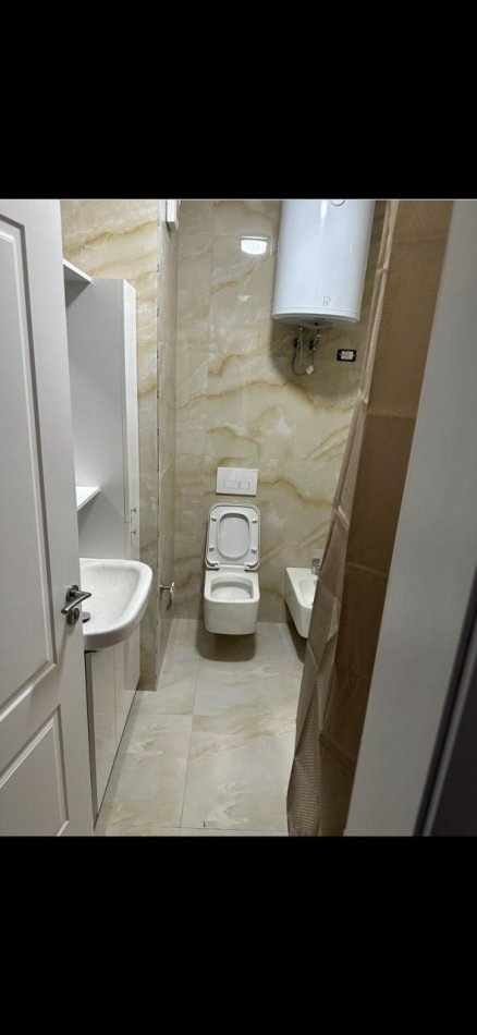 Tirane, jepet me qera apartament 1+1+Ballkon Kati 5, 67 m² 400 € (Astir, Vila L 2)