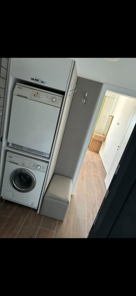 Tirane, jepet me qera apartament 1+1+Ballkon Kati 5, 67 m² 400 € (Astir, Vila L 2)
