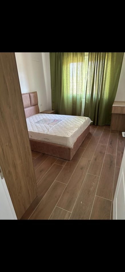 Tirane, jepet me qera apartament 1+1+Ballkon Kati 5, 67 m² 400 € (Astir, Vila L 2)