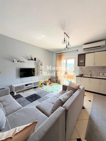 Tirane, jepet me qera apartament 2+1 Kati 1, 100 m² 400 € (Sauk)