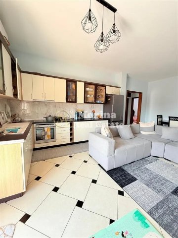 Tirane, jepet me qera apartament 2+1 Kati 1, 100 m² 400 € (Sauk)