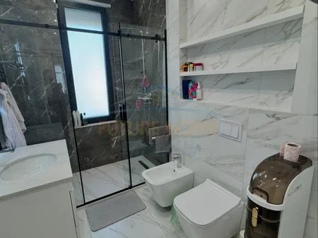 Tirane, shitet apartament 3+1+2+Ballkon Kati 8, 156 m² 312.000 € (Porcelan, Rezidenca Erli)