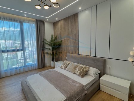 Tirane, shitet apartament 3+1+2+Ballkon Kati 8, 156 m² 312.000 € (Porcelan, Rezidenca Erli)