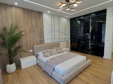 Tirane, shitet apartament 3+1+2+Ballkon Kati 8, 156 m² 312.000 € (Porcelan, Rezidenca Erli)