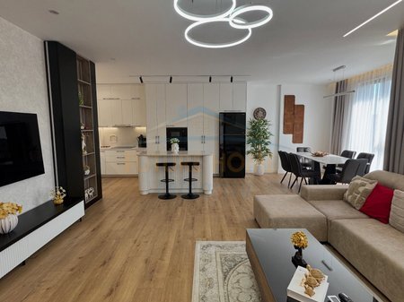 Tirane, shitet apartament 3+1+2+Ballkon Kati 8, 156 m² 312.000 € (Porcelan, Rezidenca Erli)